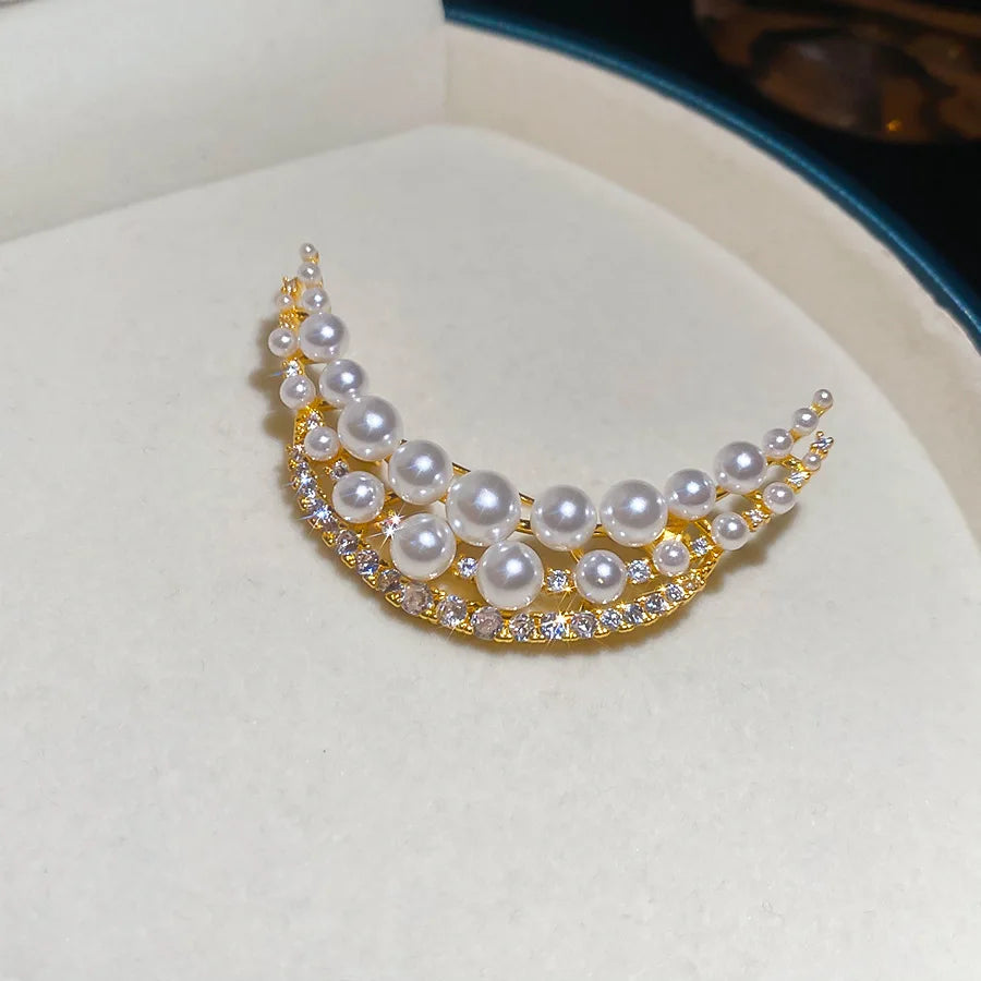 French Exquisite Pearl Zircon Brooches Pins Elegent Crescent Moon Leaf Flower Corsage for Party Wedding Dress Suit Women Jewelry