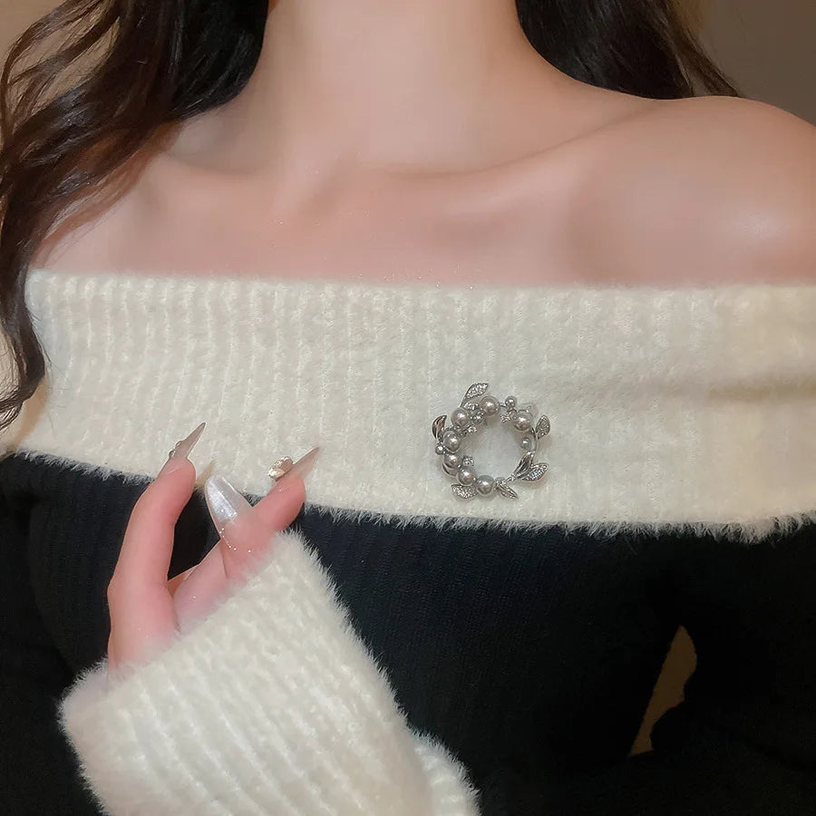French Exquisite Pearl Zircon Brooches Pins Elegent Crescent Moon Leaf Flower Corsage for Party Wedding Dress Suit Women Jewelry